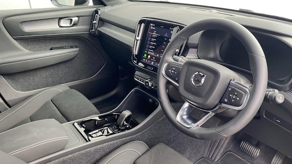 Used Volvo XC40 2025 for sale - 75381359: Photo 5