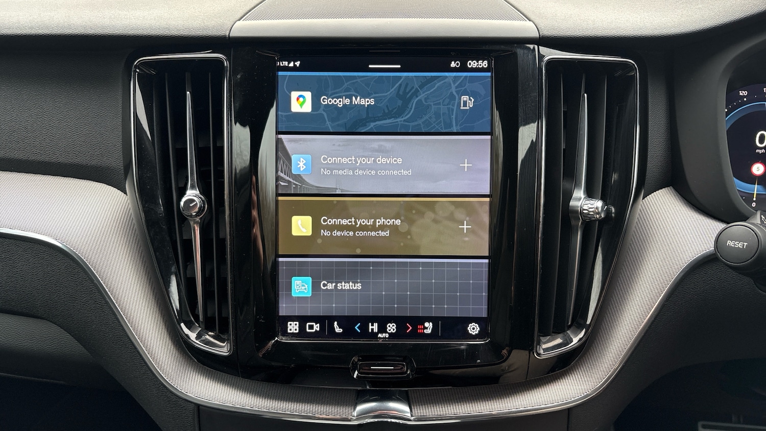 Used Volvo XC60 2022 for sale - 76979300: Photo 12