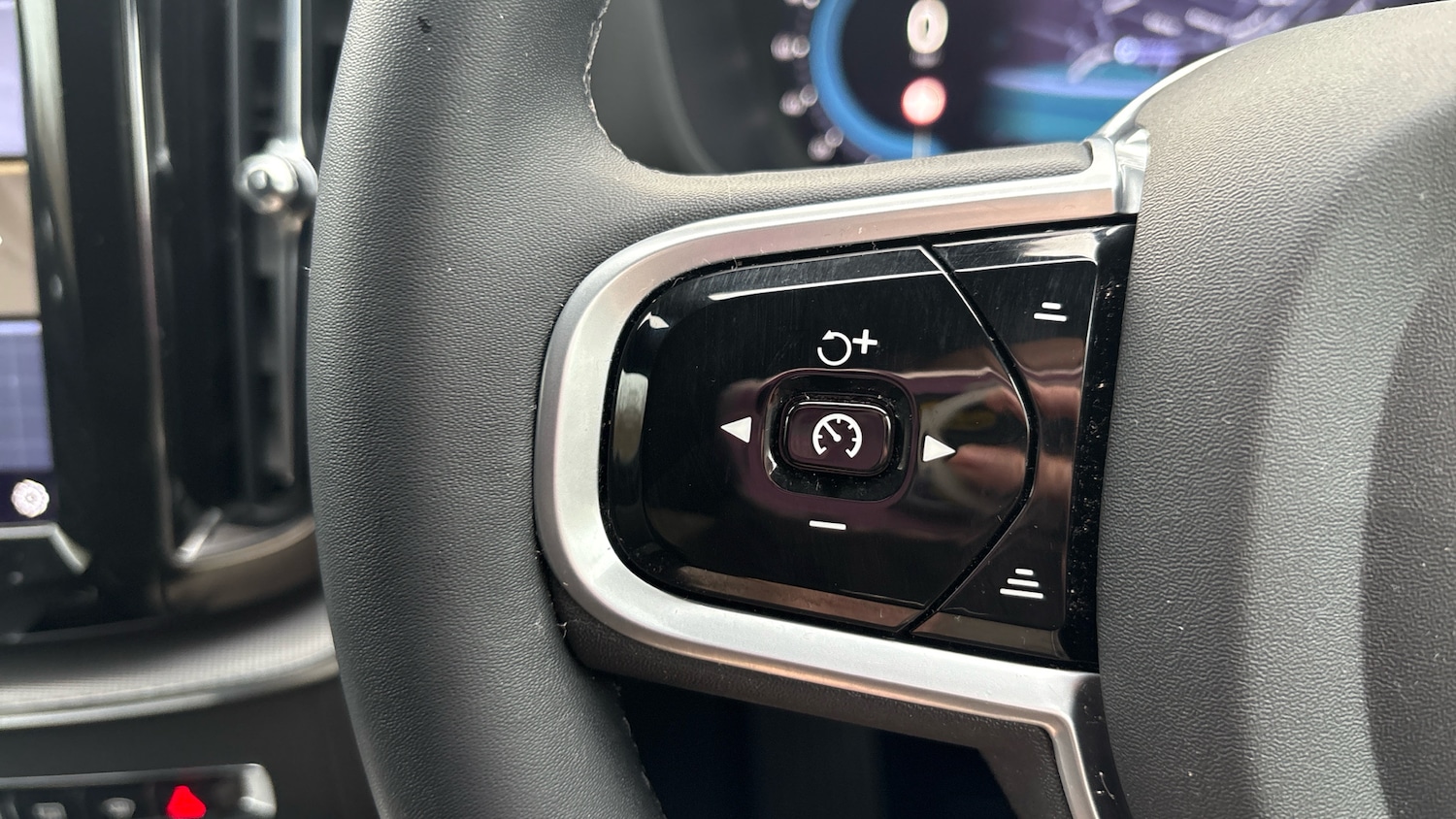 Used Volvo XC60 2022 for sale - 76979300: Photo 20