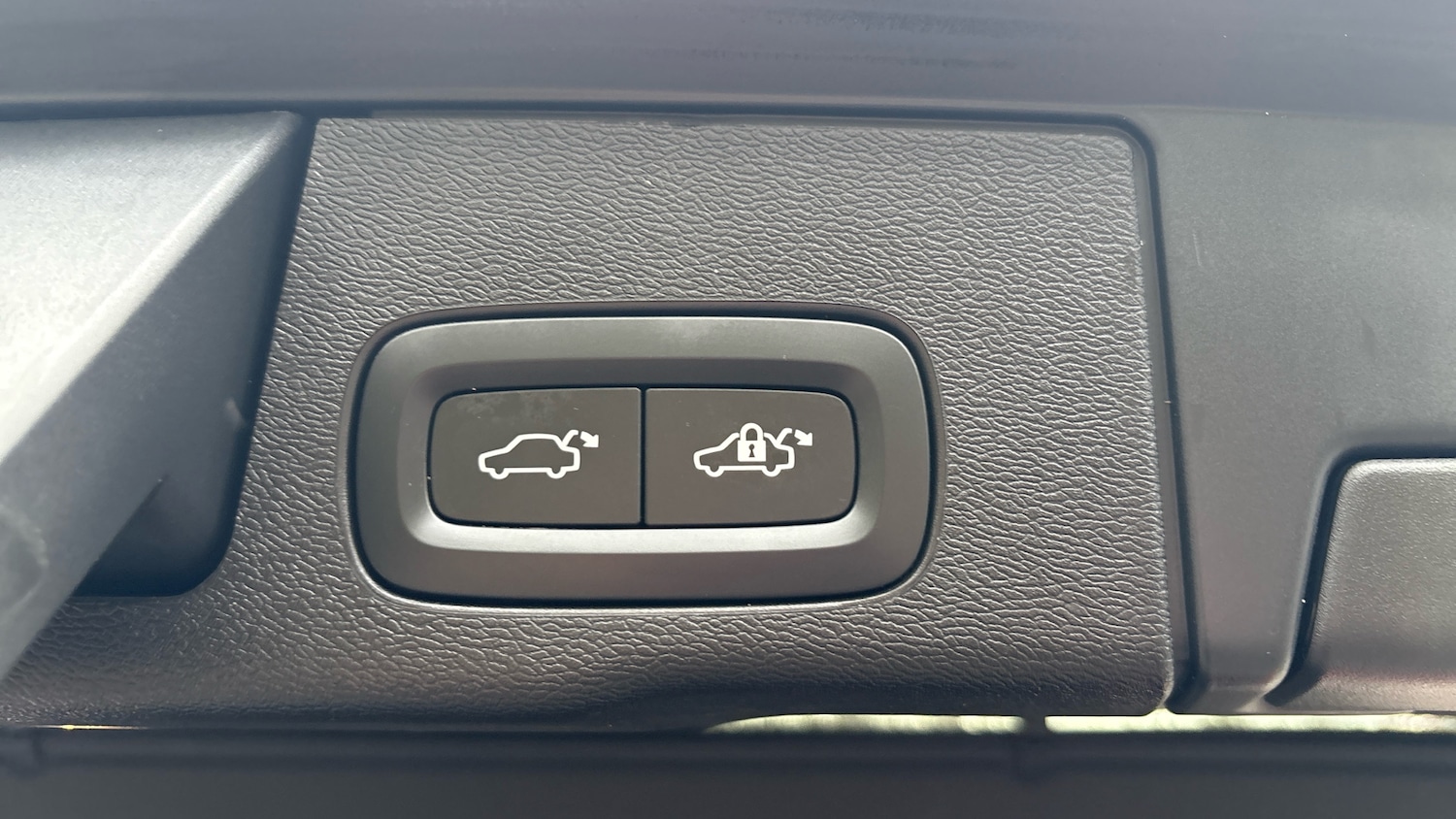 Used Volvo XC60 2022 for sale - 76979300: Photo 31