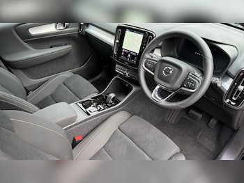 Used Volvo XC40 2026 for sale - 78992392: Photo