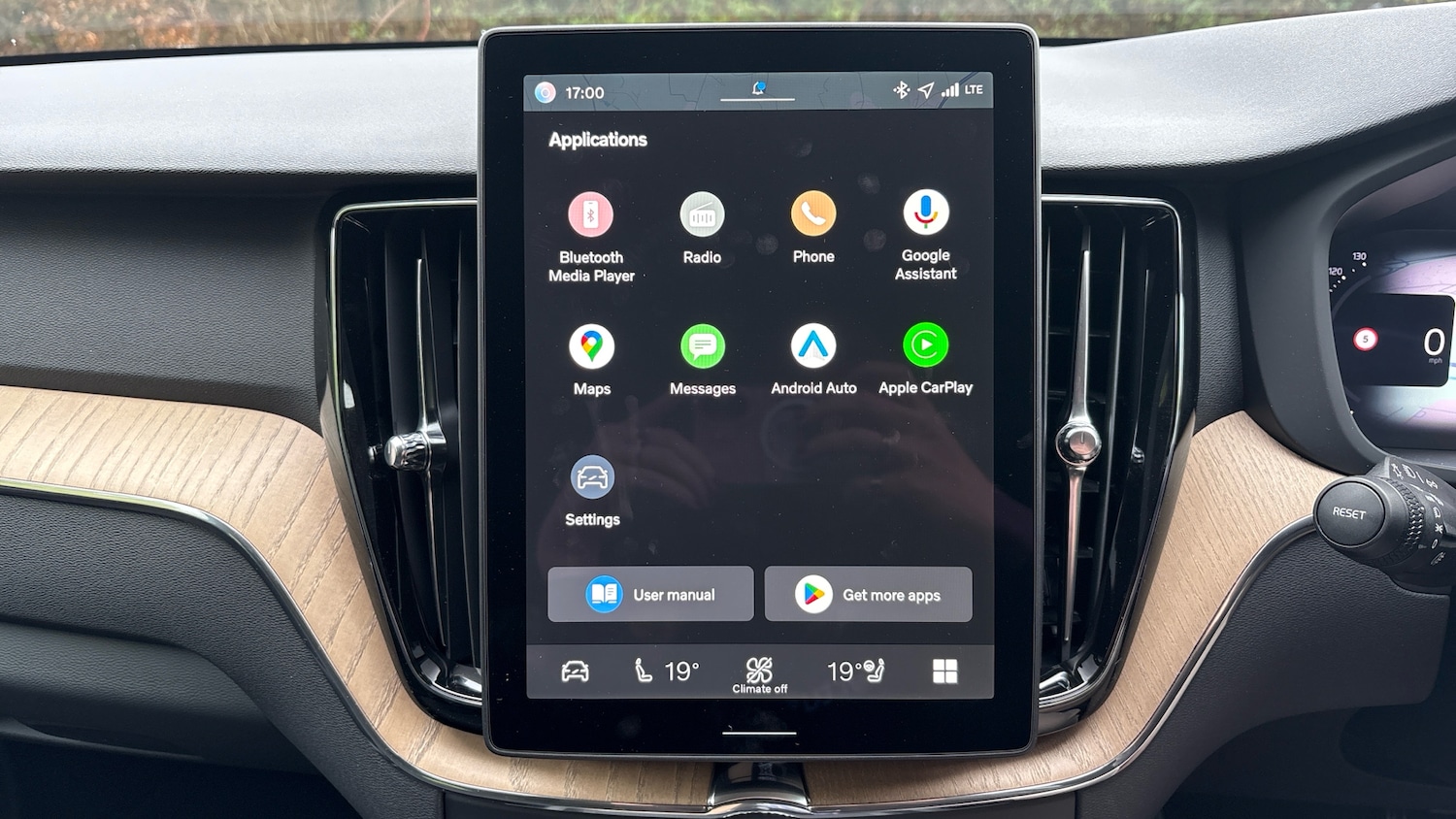 Used Volvo XC60 2025 for sale - 76653192: Photo 30