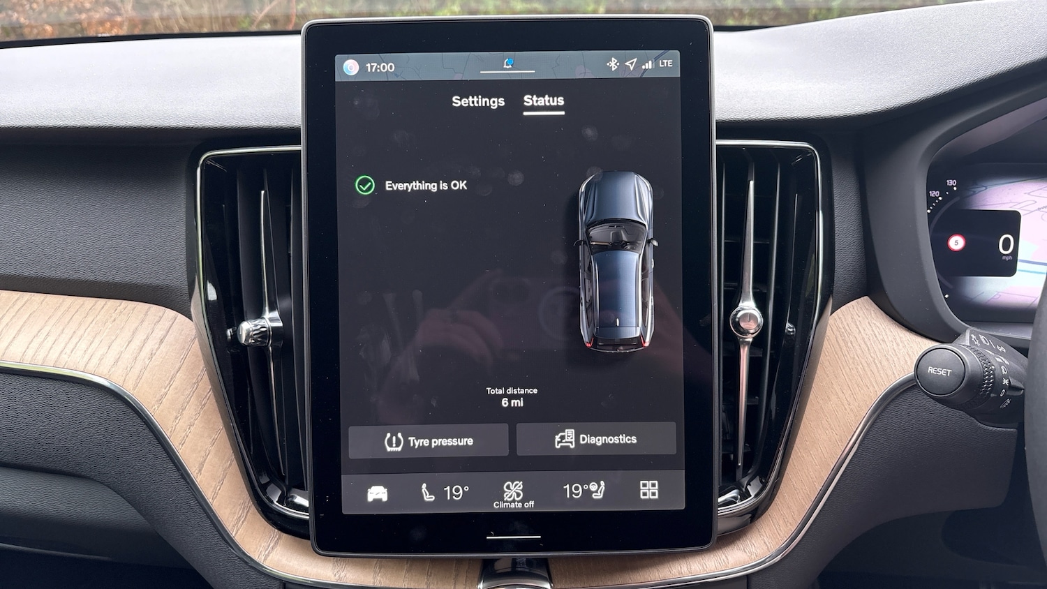 Used Volvo XC60 2025 for sale - 76653192: Photo 31