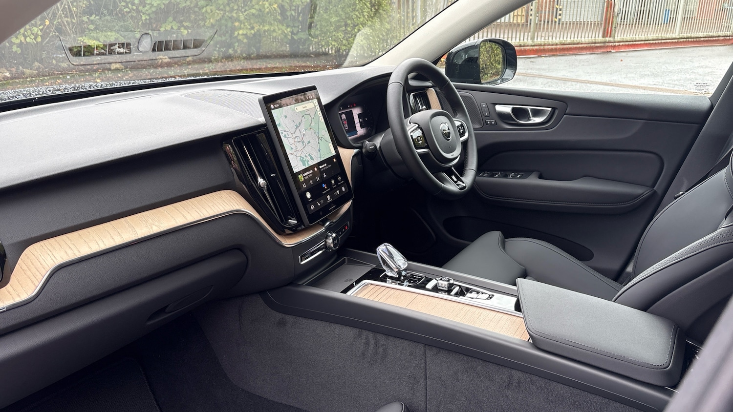 Used Volvo XC60 2025 for sale - 76653192: Photo 4