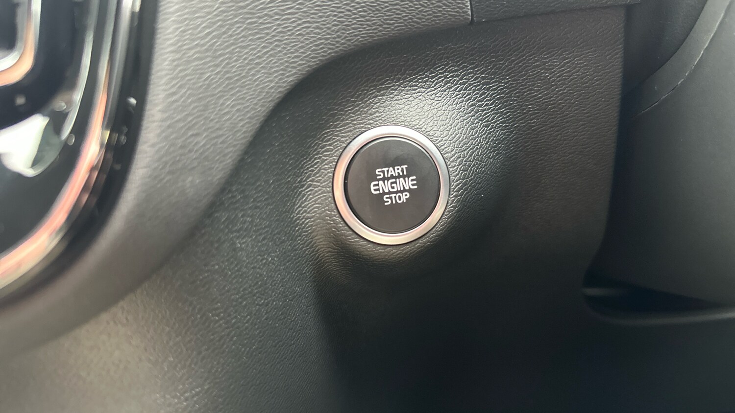 Used Volvo XC40 2024 for sale - 76653237: Photo 23