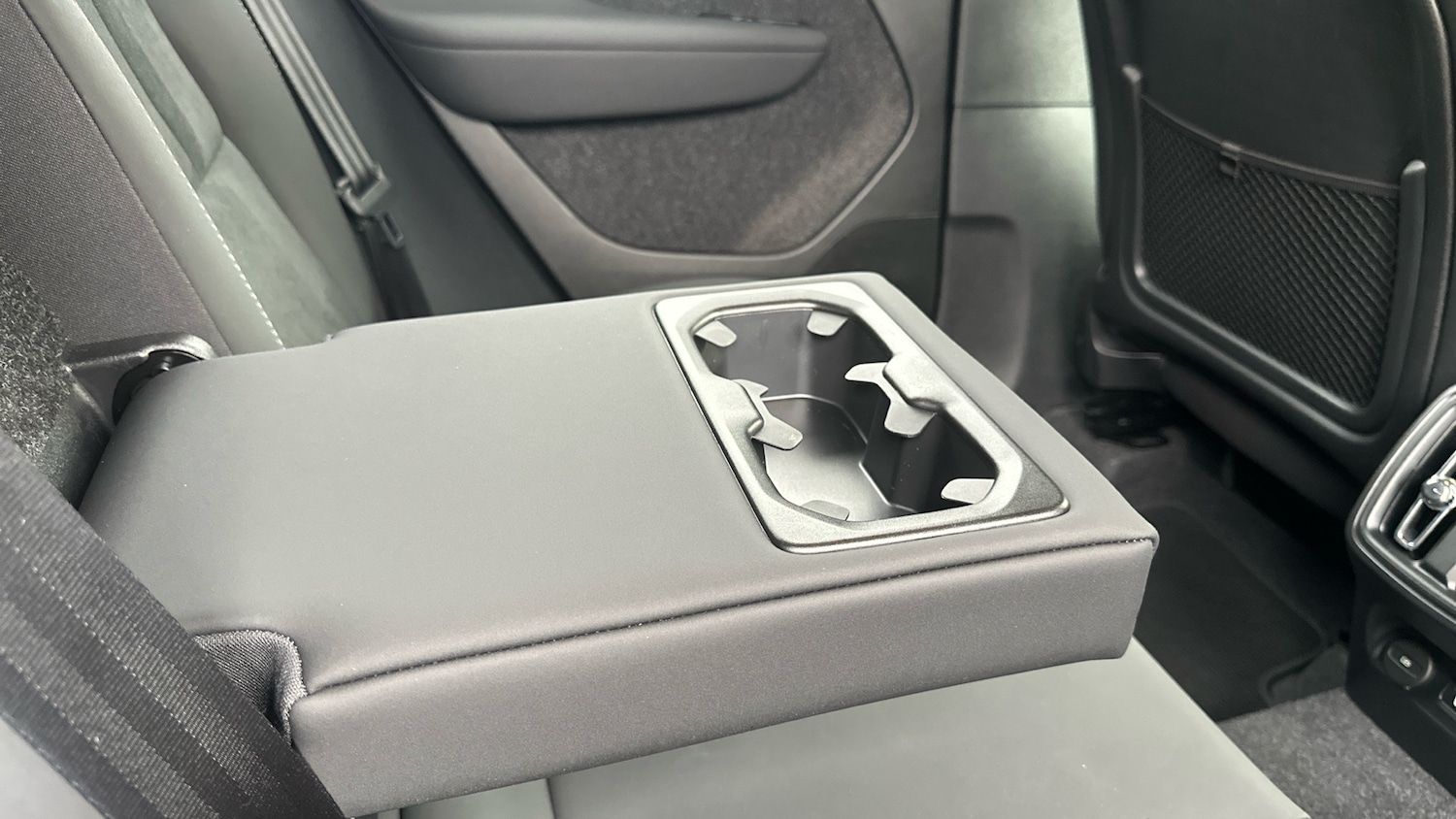 Used Volvo XC40 2024 for sale - 76653237: Photo 26