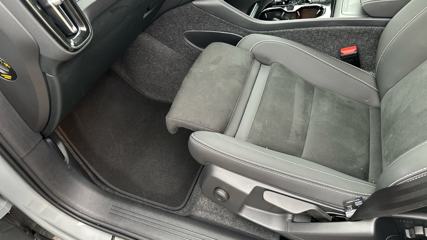 Used Volvo XC40 2024 for sale - 76653237: Photo 27