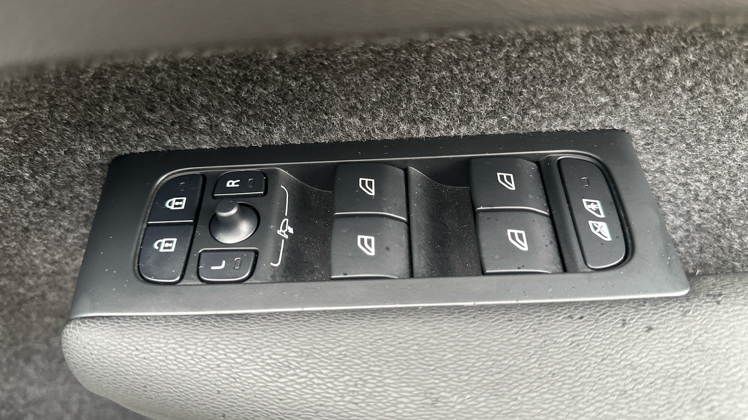 Used Volvo XC40 2024 for sale - 76653237: Photo 28