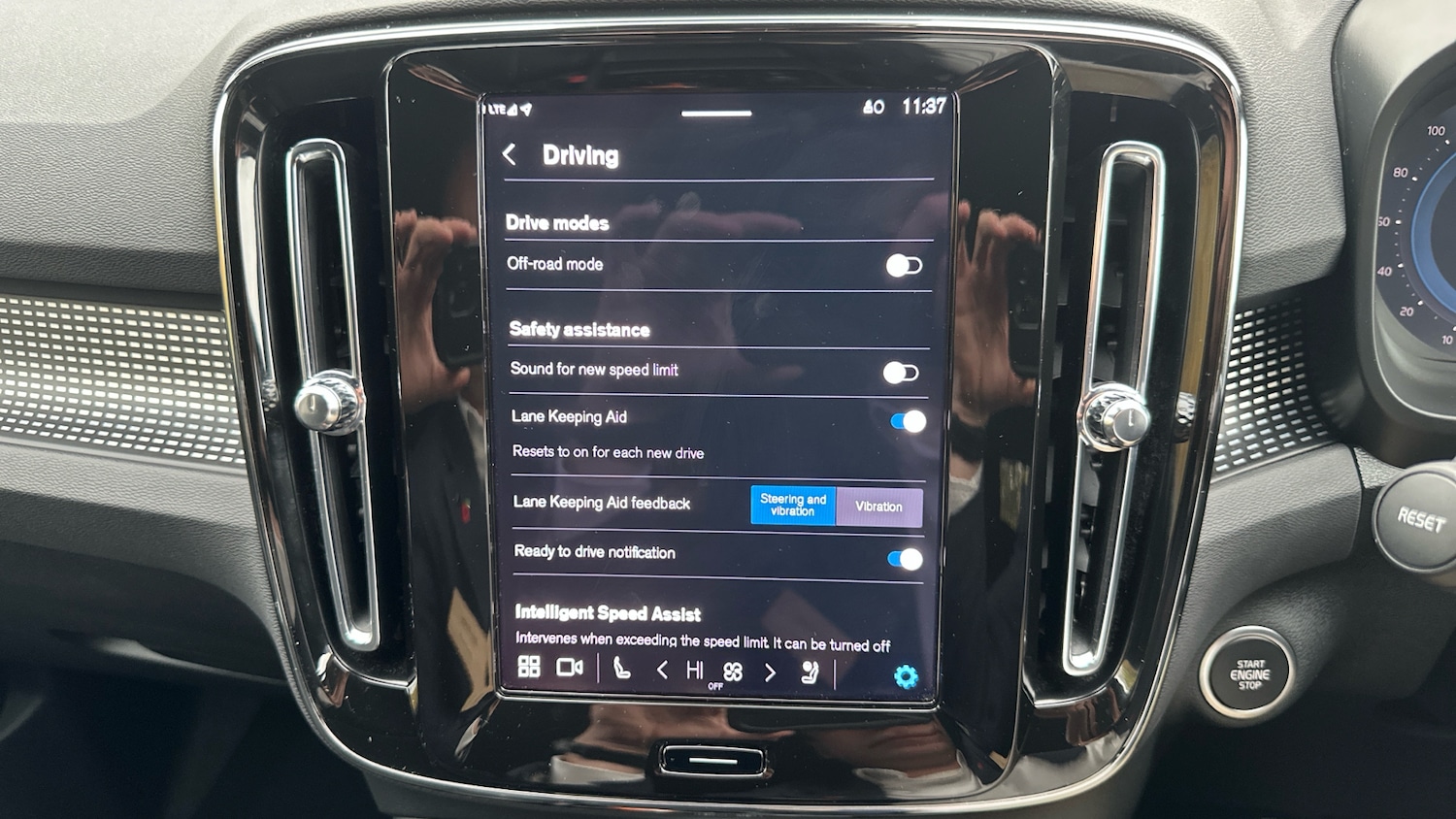 Used Volvo XC40 2024 for sale - 76653237: Photo 34