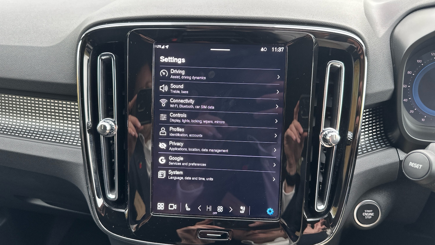 Used Volvo XC40 2024 for sale - 76653237: Photo 37