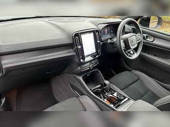 Used Volvo XC40 2024 for sale - 76653237: Photo