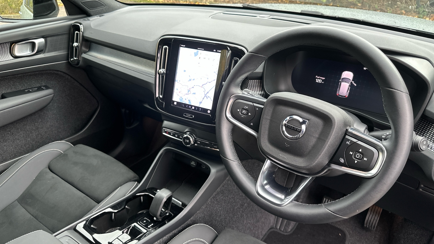 Used Volvo XC40 2024 for sale - 76653237: Photo 5