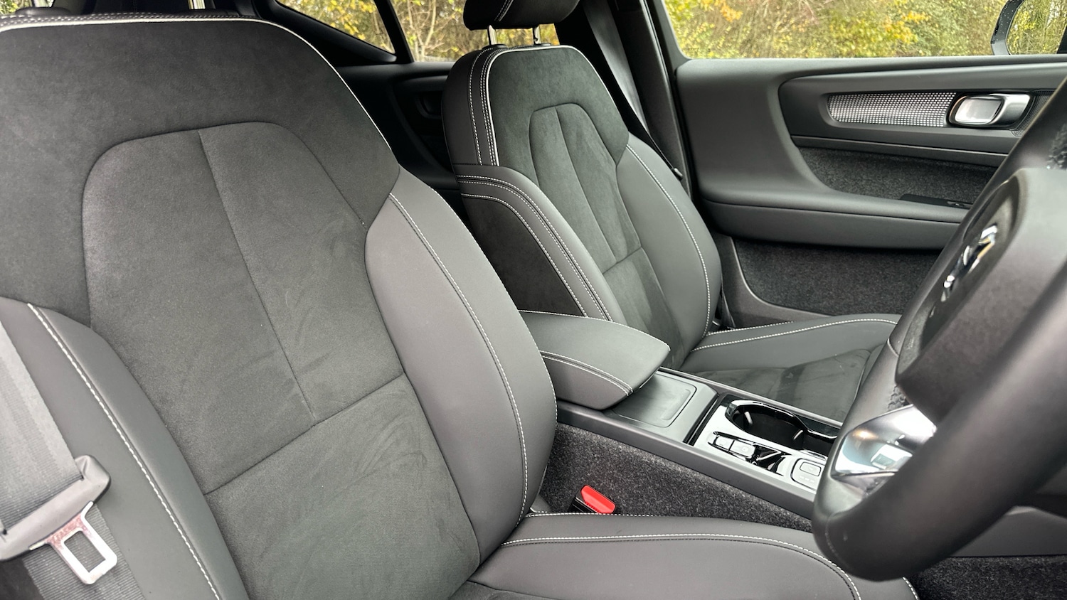 Used Volvo XC40 2024 for sale - 76653237: Photo 9