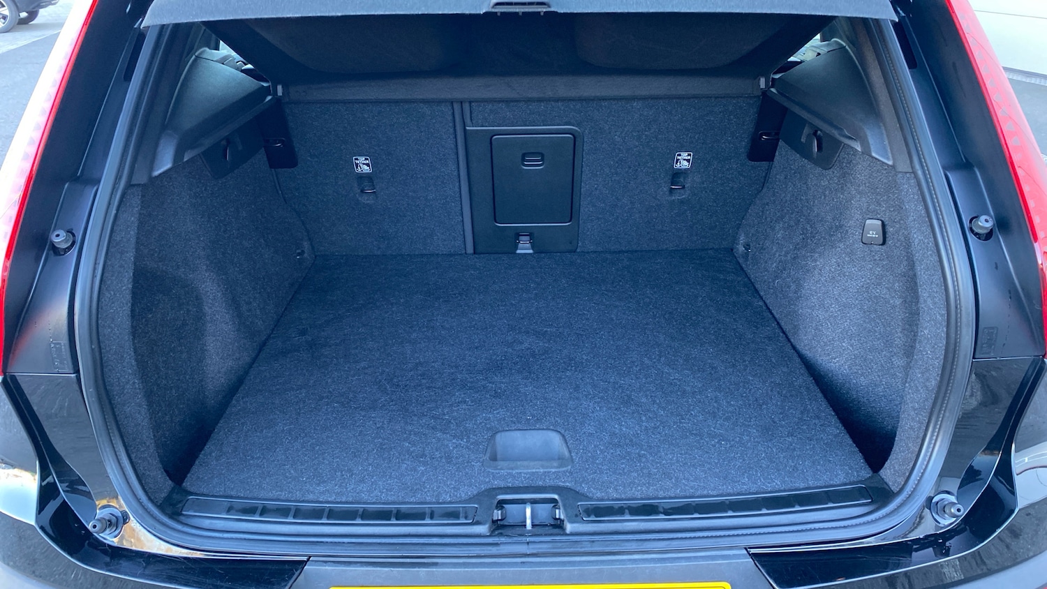 Used Volvo XC40 2023 for sale - 77079437: Photo 13