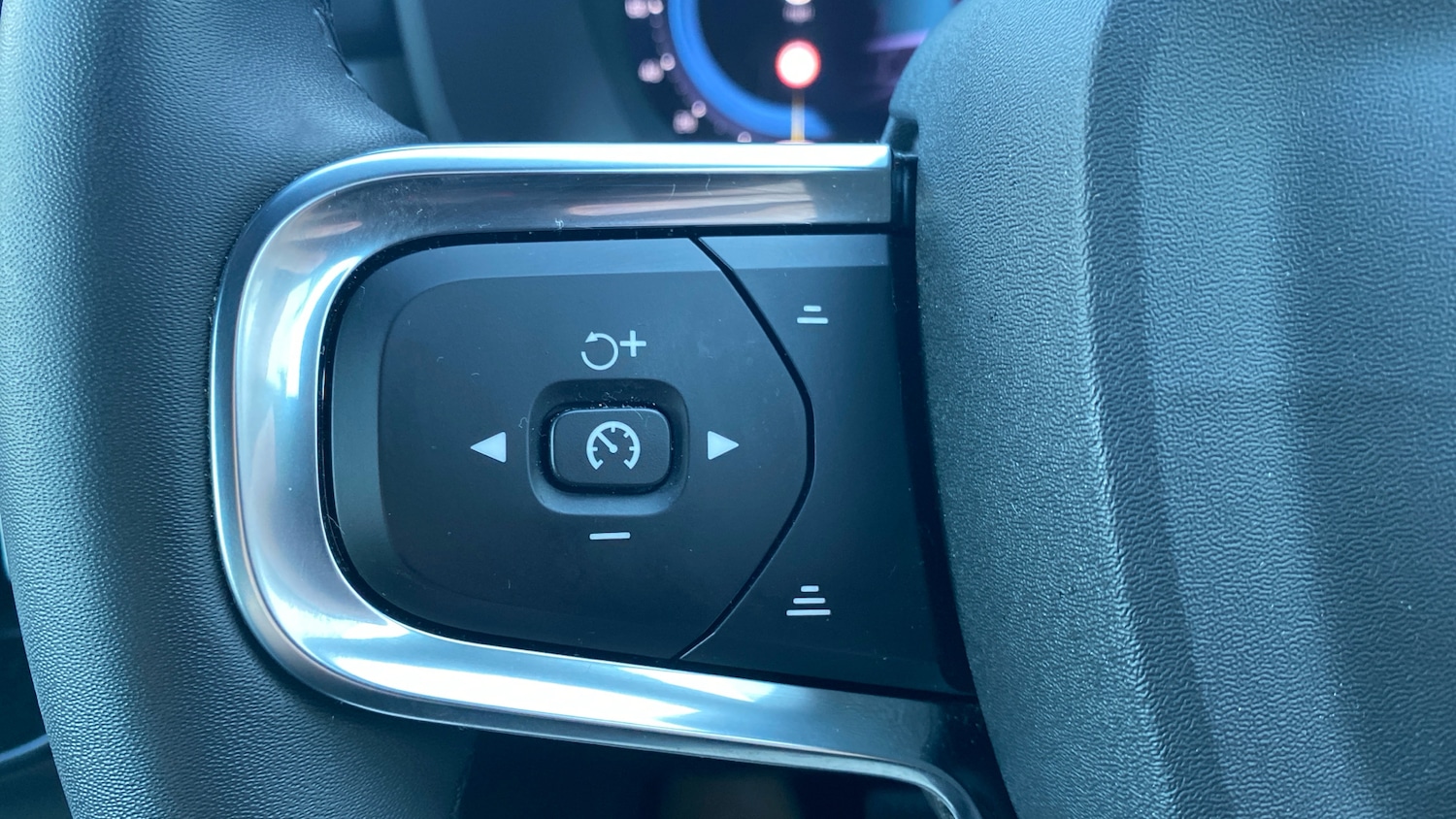 Used Volvo XC40 2023 for sale - 77079437: Photo 18