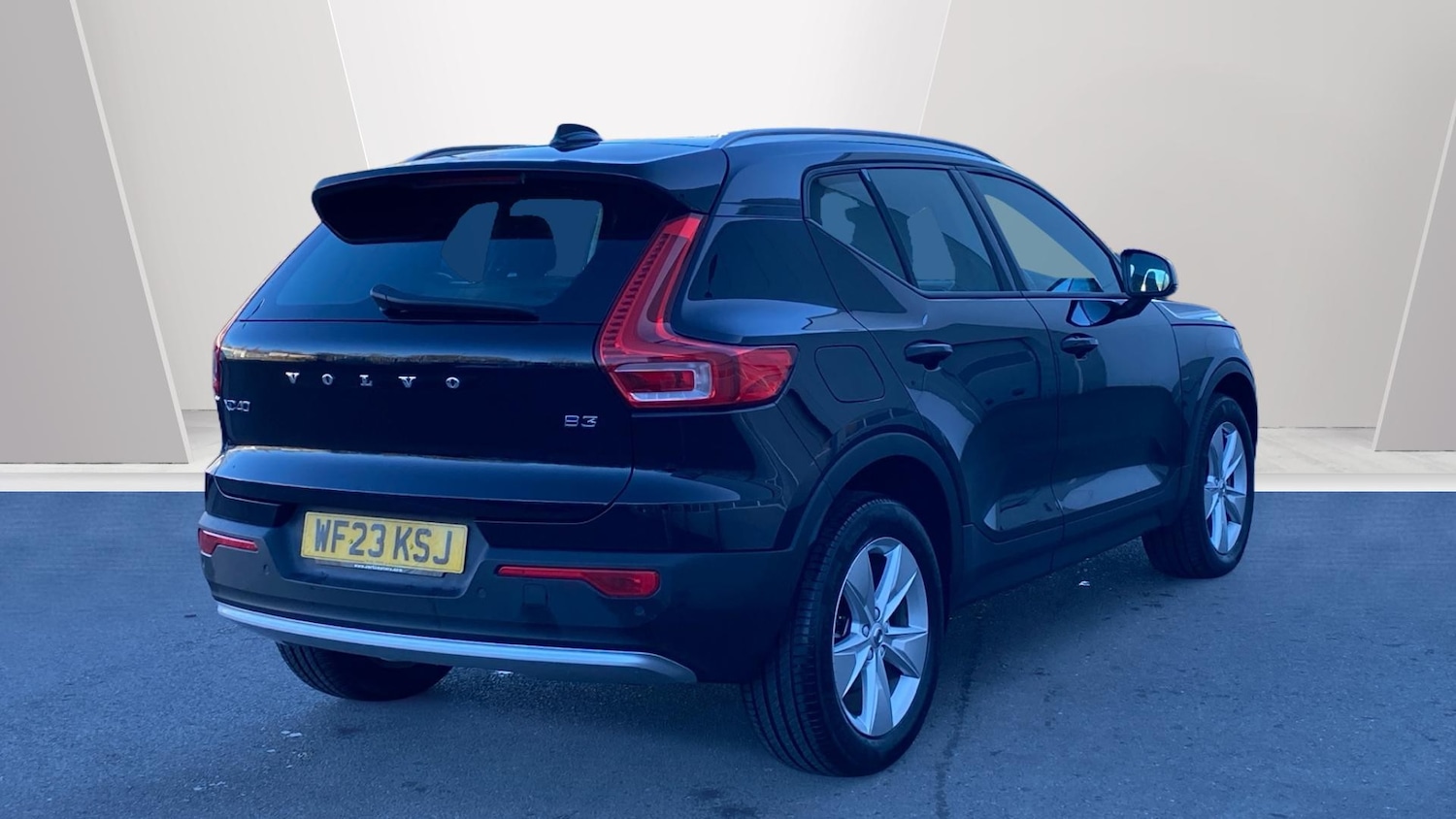 Used Volvo XC40 2023 for sale - 77079437: Photo 2