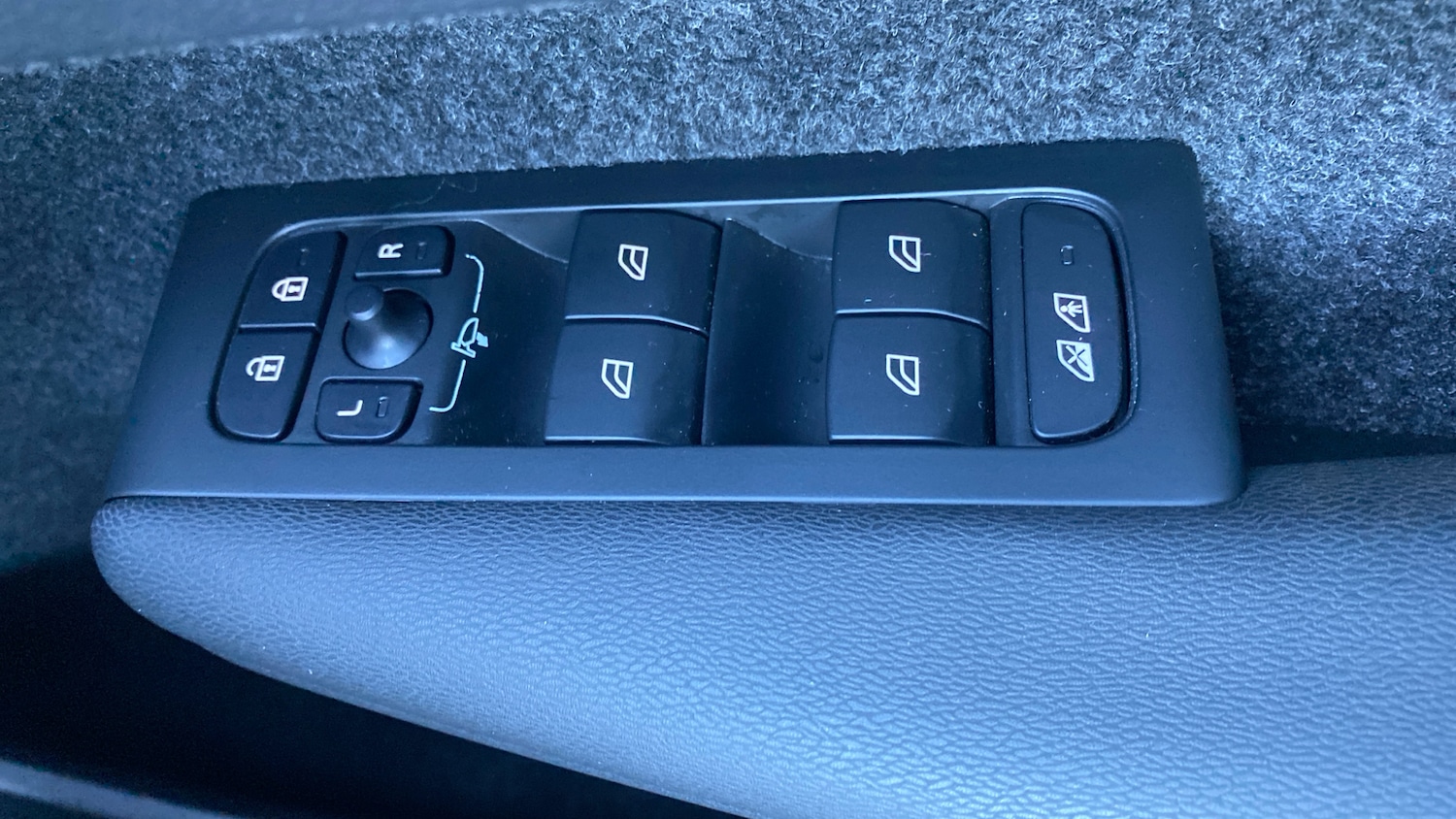 Used Volvo XC40 2023 for sale - 77079437: Photo 21