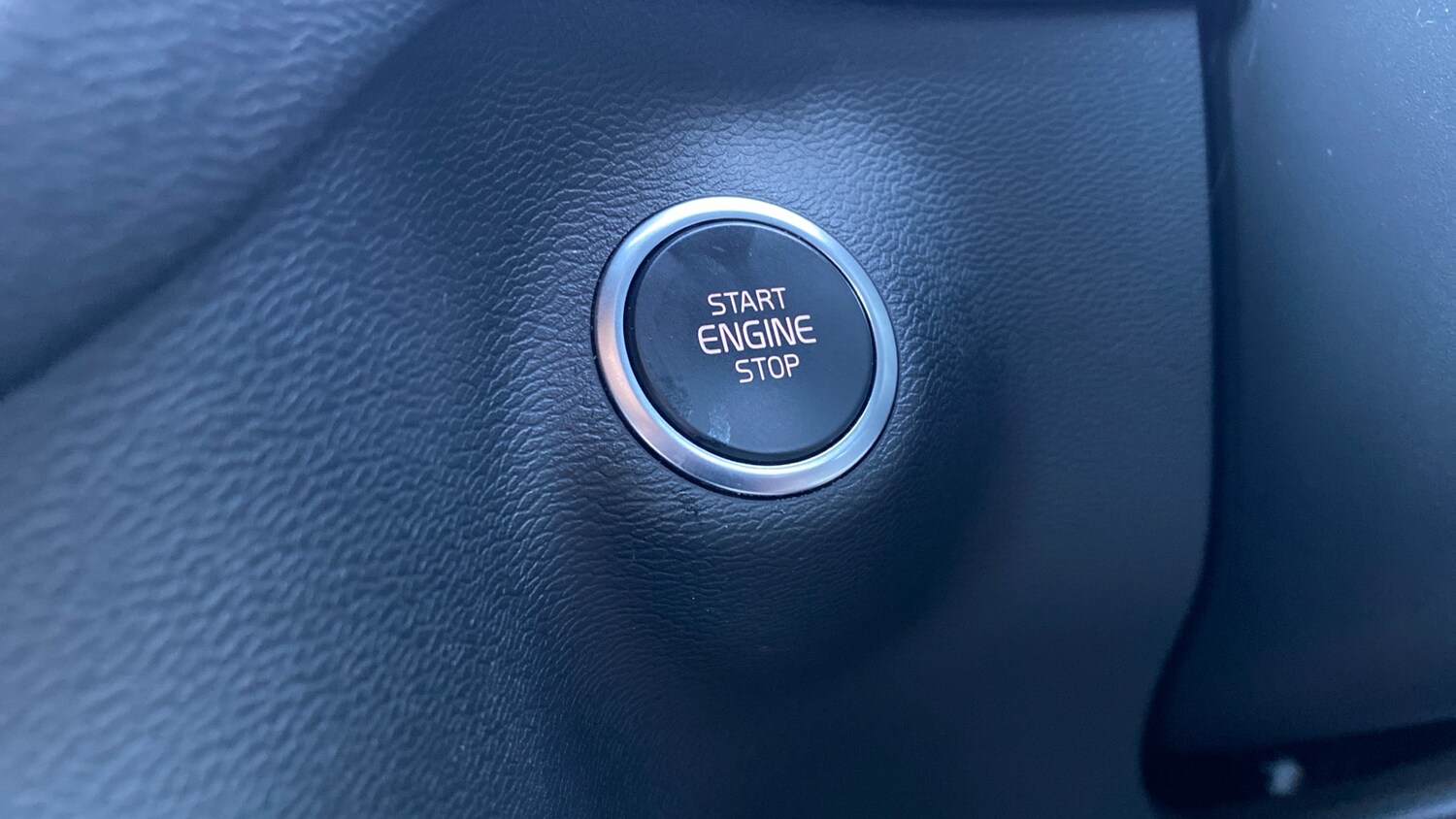 Used Volvo XC40 2023 for sale - 77079437: Photo 24