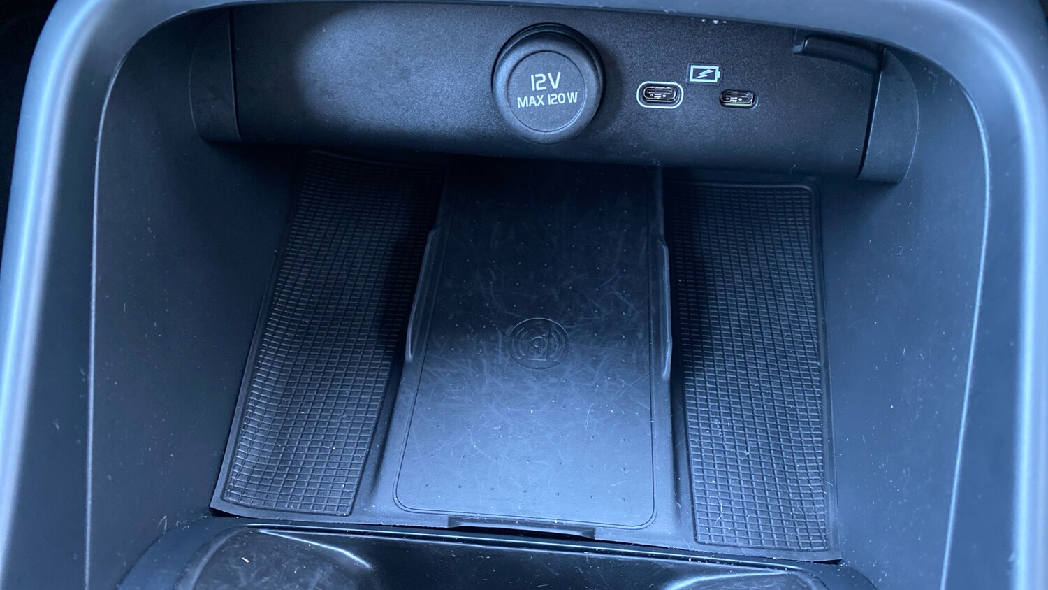 Used Volvo XC40 2023 for sale - 77079437: Photo 34