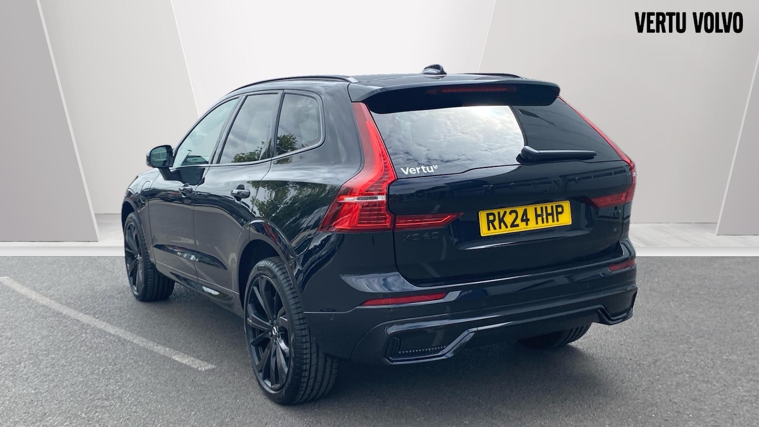 Used Volvo XC60 2024 for sale - 76653252: Photo 2