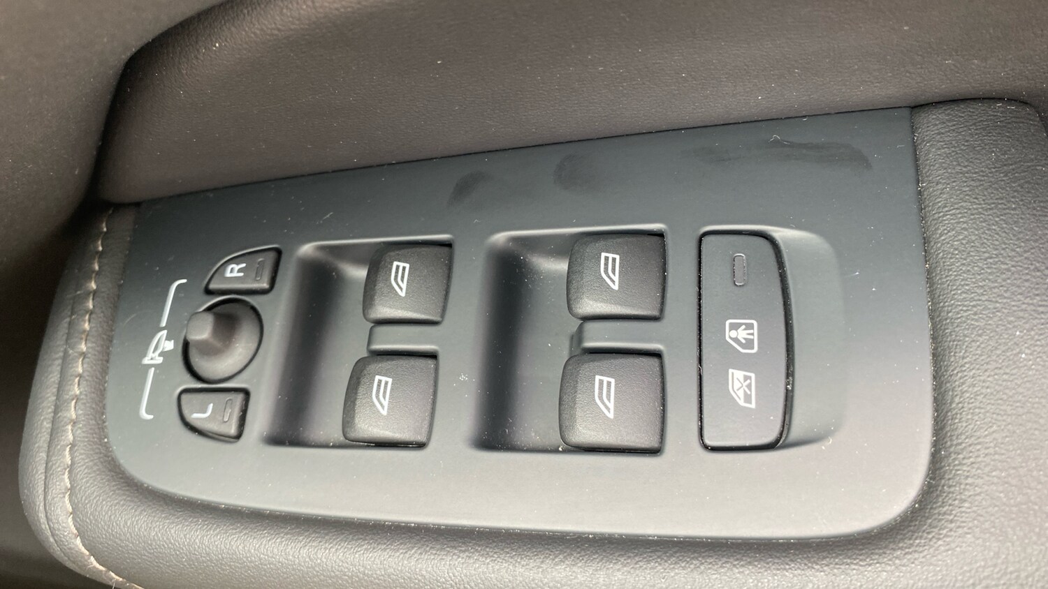 Used Volvo XC60 2024 for sale - 76653252: Photo 26