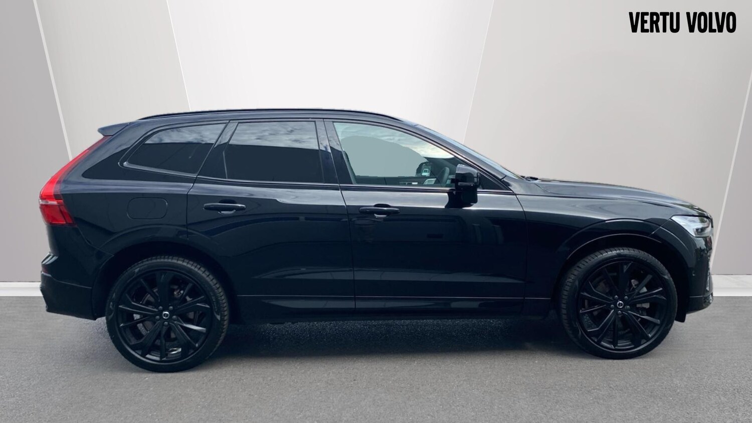 Used Volvo XC60 2024 for sale - 76653252: Photo 3