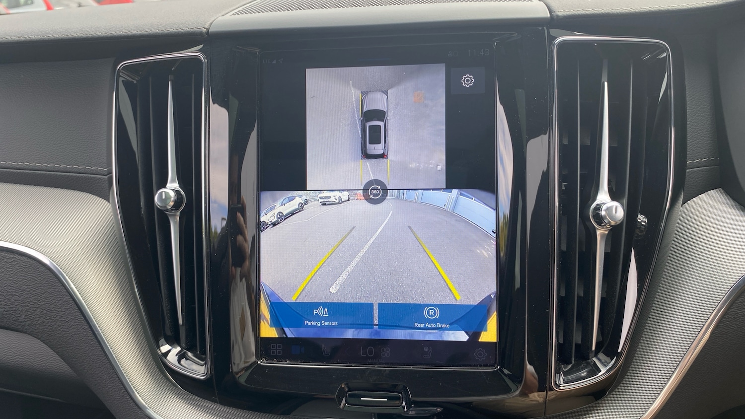 Used Volvo XC60 2024 for sale - 76653252: Photo 30