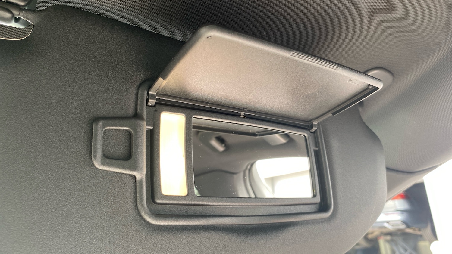 Used Volvo XC60 2024 for sale - 76653252: Photo 33