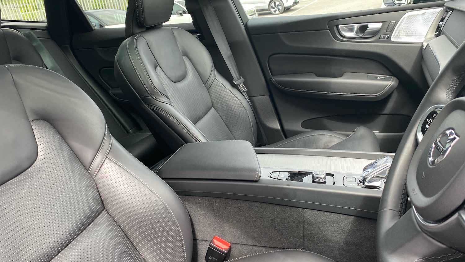 Used Volvo XC60 2024 for sale - 76653252: Photo 9