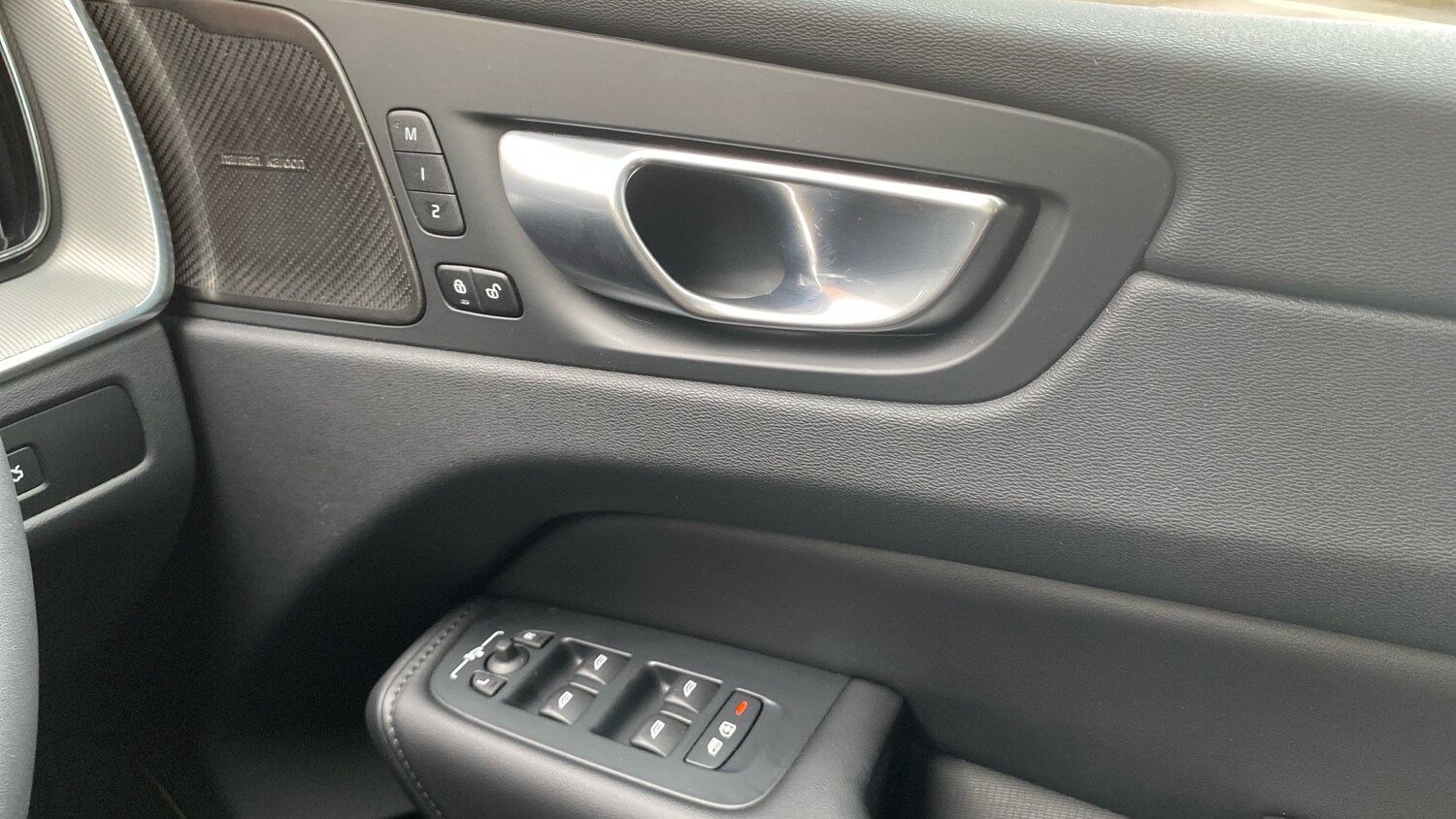 Used Volvo XC60 2023 for sale - 76653255: Photo 15