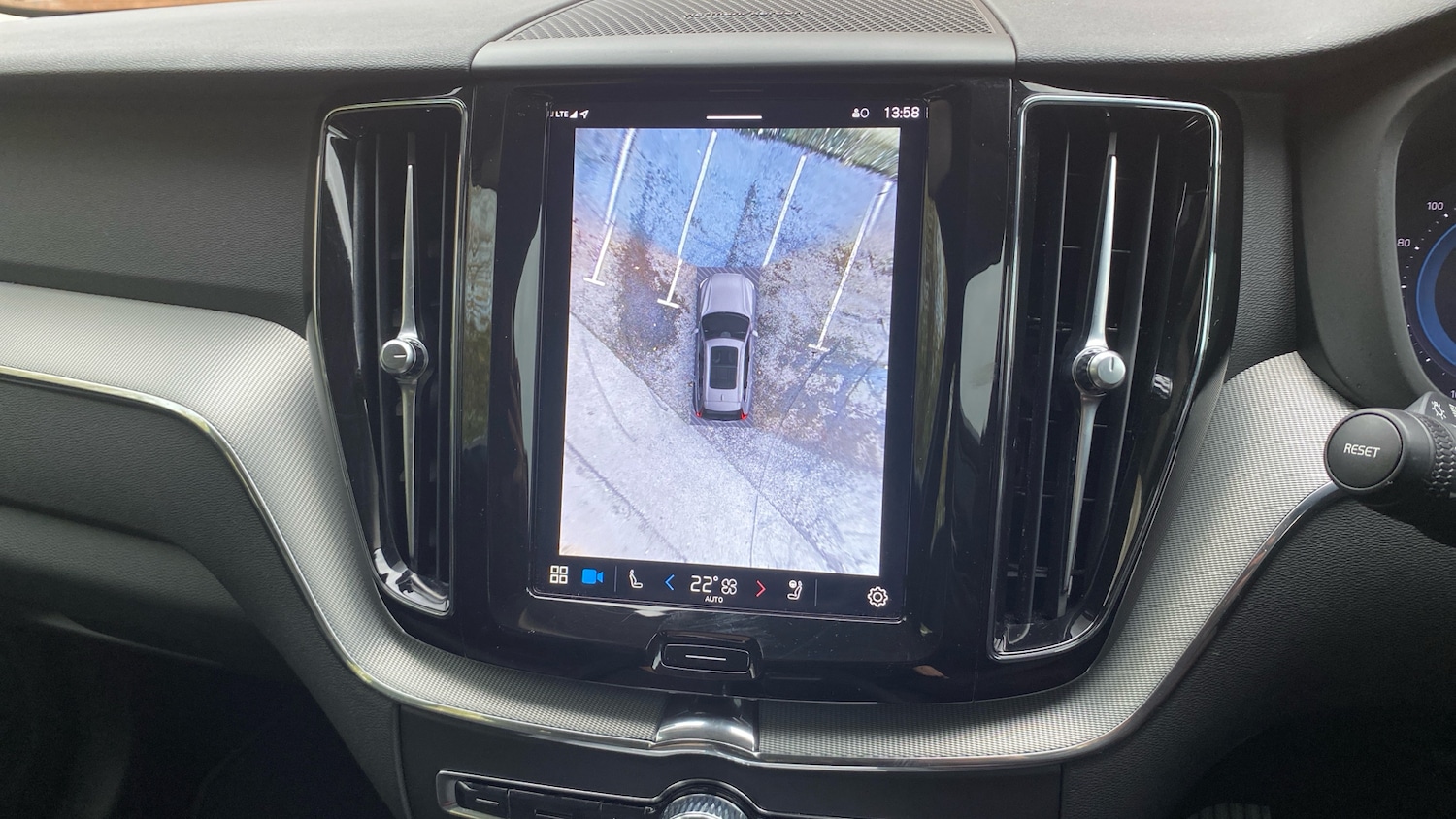 Used Volvo XC60 2023 for sale - 76653255: Photo 32