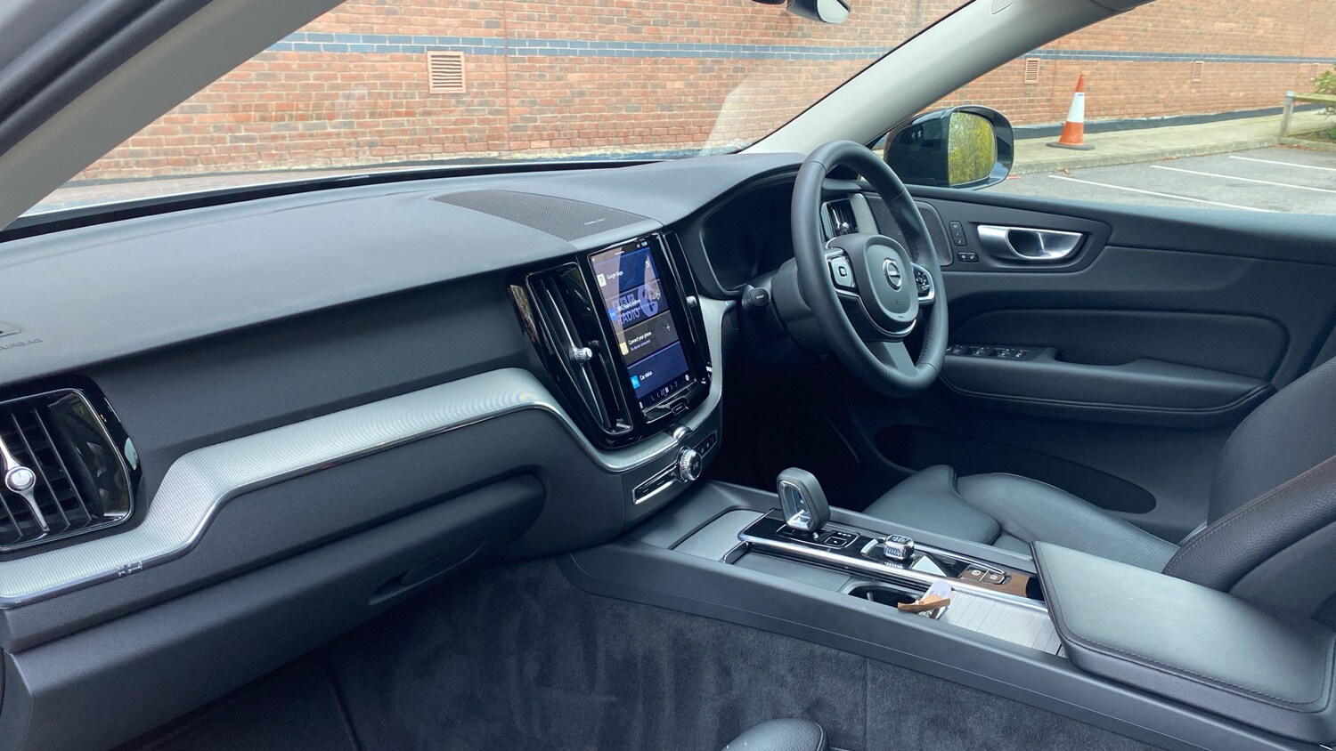 Used Volvo XC60 2023 for sale - 76653255: Photo 4