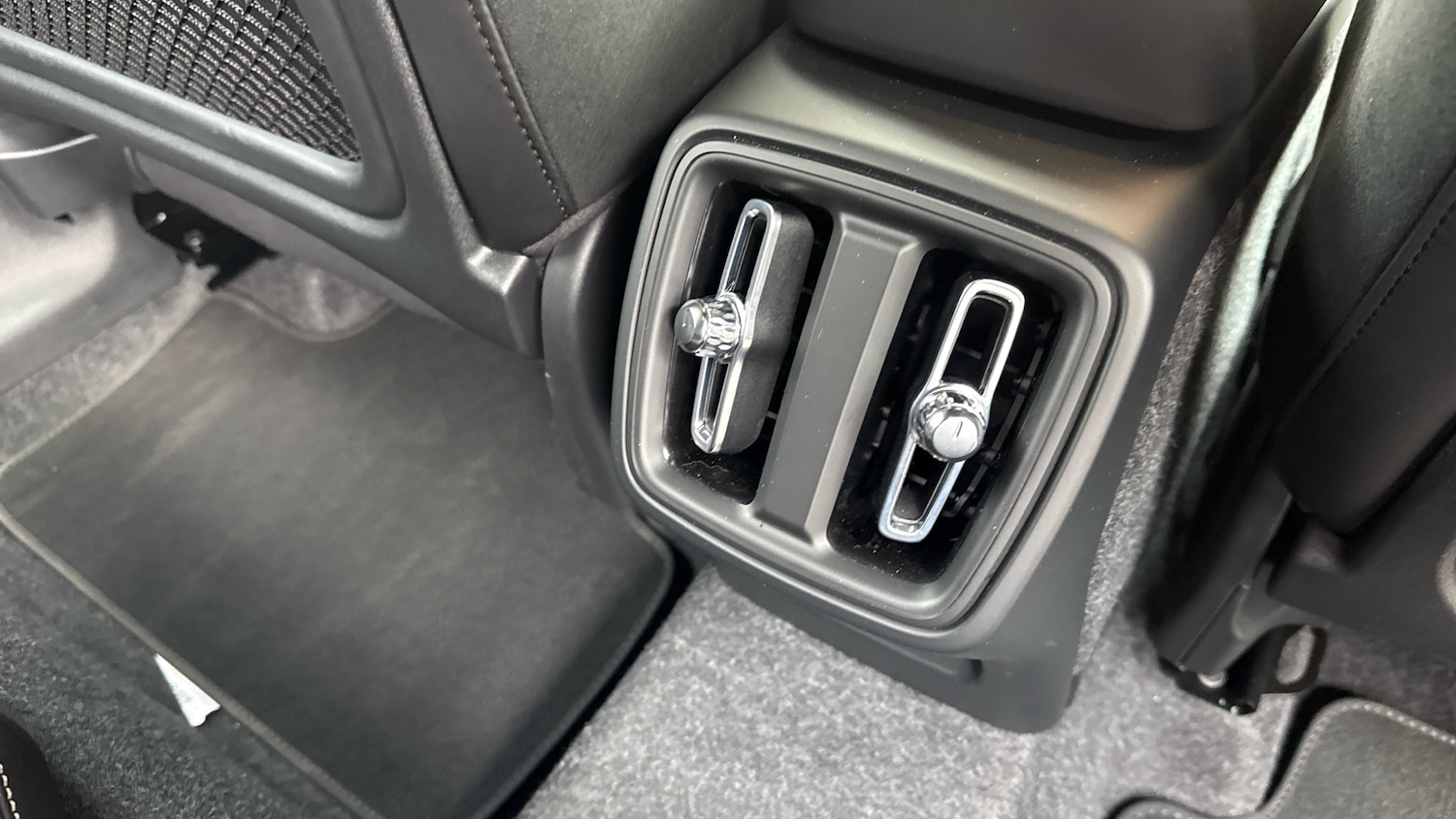 Used Volvo XC40 2026 for sale - 78149798: Photo 17