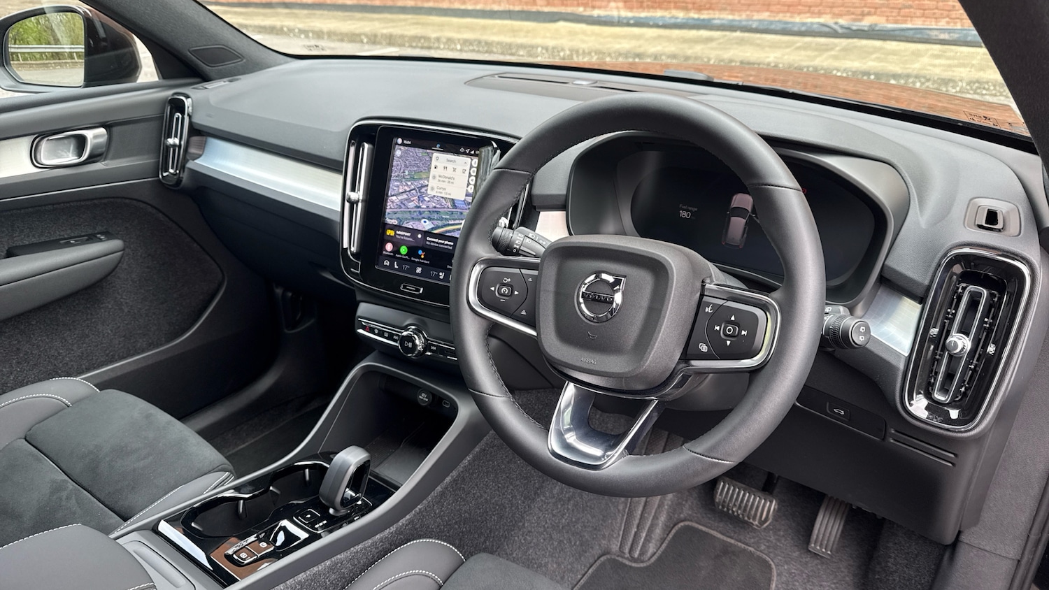 Used Volvo XC40 2026 for sale - 78149798: Photo 4