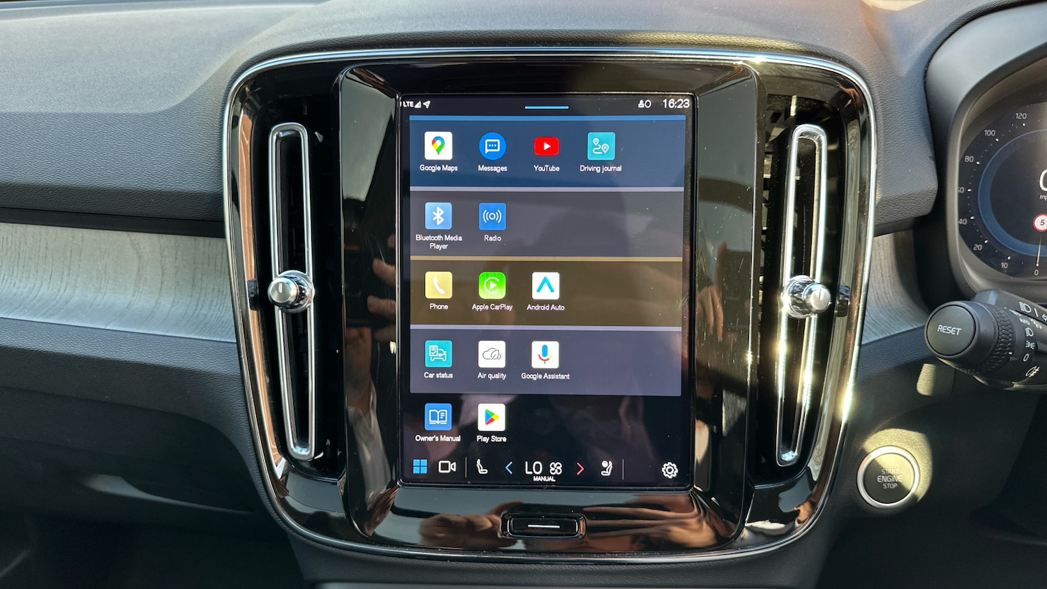 Used Volvo XC40 2025 for sale - 77803557: Photo 12