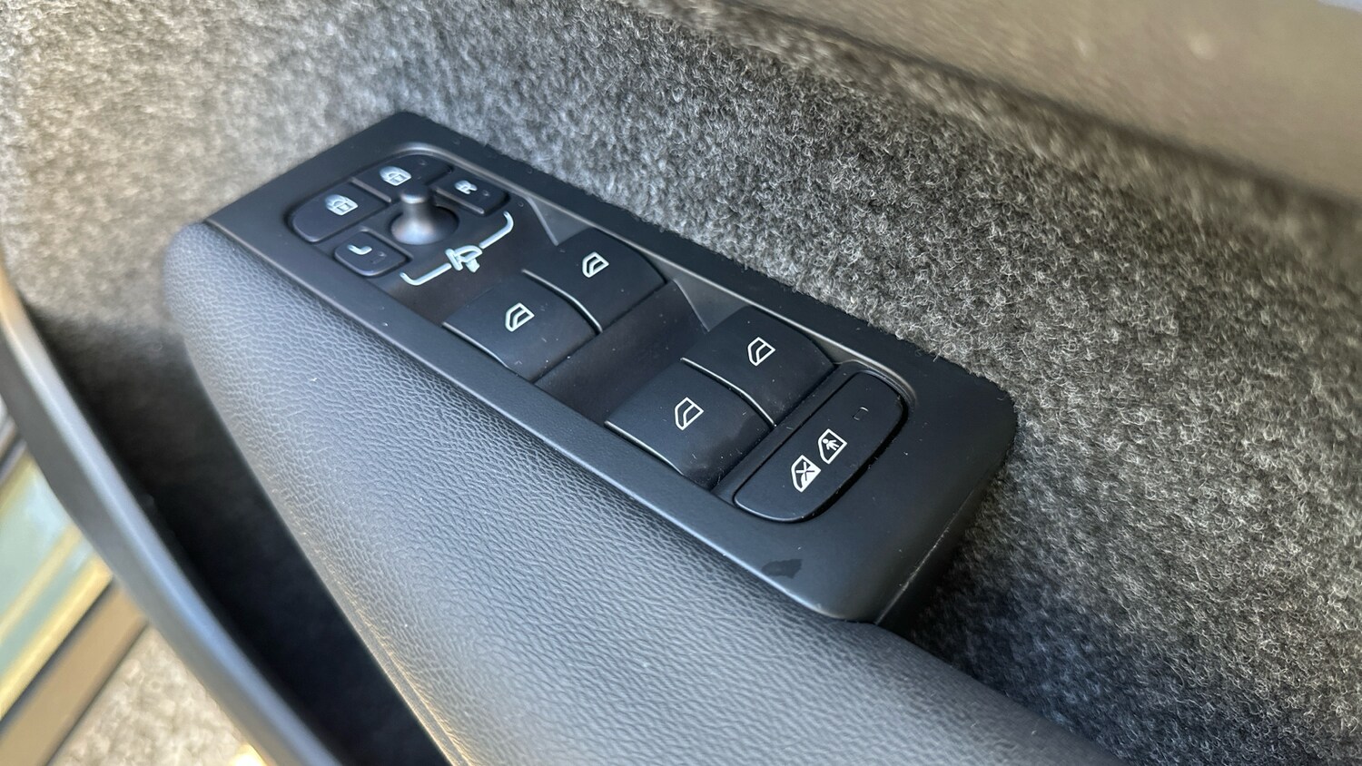 Used Volvo XC40 2025 for sale - 77803557: Photo 23