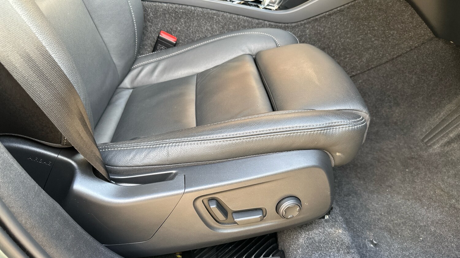 Used Volvo XC40 2025 for sale - 77803557: Photo 29