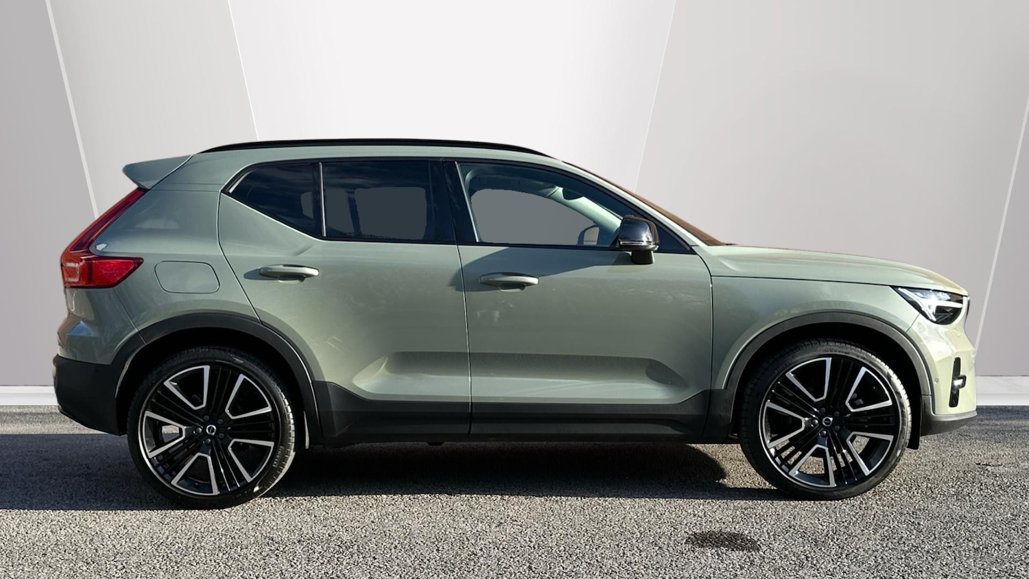 Used Volvo XC40 2025 for sale - 77803557: Photo 3