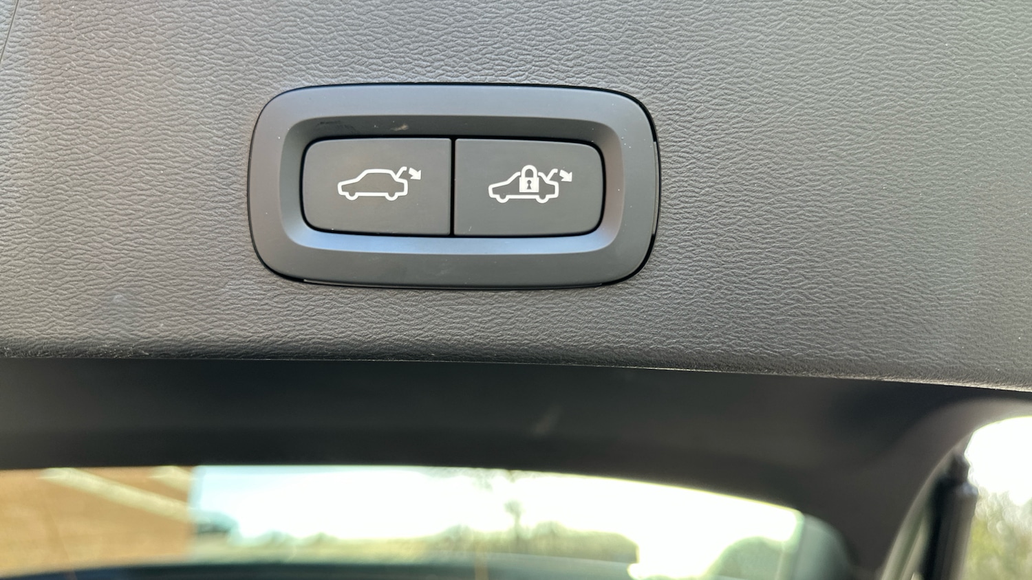 Used Volvo XC40 2025 for sale - 77803557: Photo 34