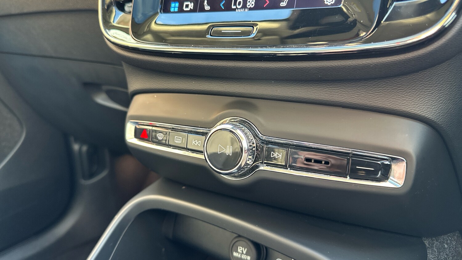 Used Volvo XC40 2025 for sale - 77803557: Photo 45