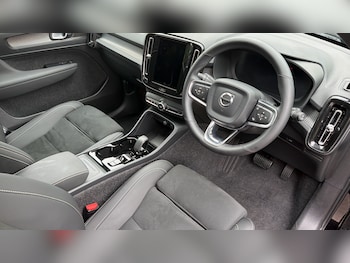Used Volvo XC40 2025 for sale - 79004157: Photo