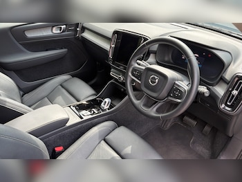 Used Volvo XC40 2025 for sale - 79287107: Photo