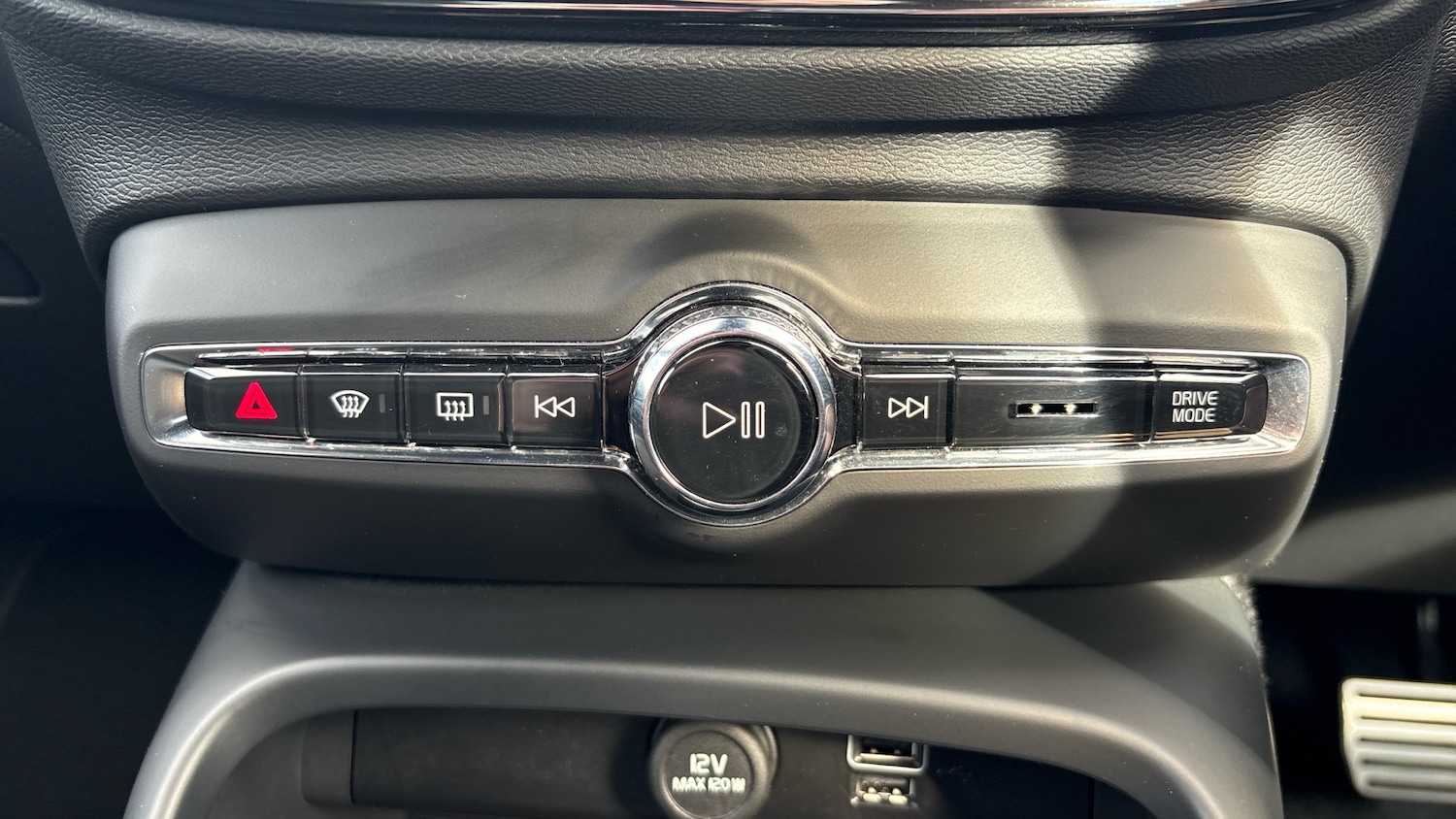 Used Volvo XC40 2022 for sale - 78084320: Photo 15