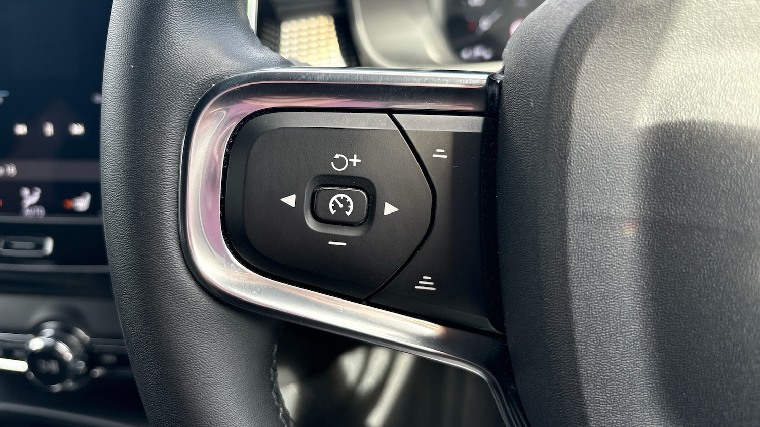 Used Volvo XC40 2022 for sale - 78084320: Photo 21