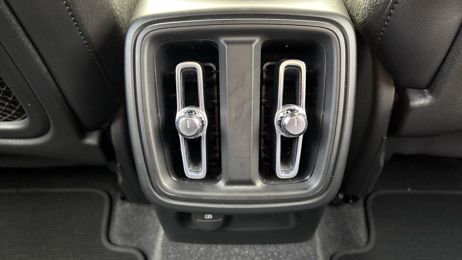 Used Volvo XC40 2022 for sale - 78084320: Photo 33