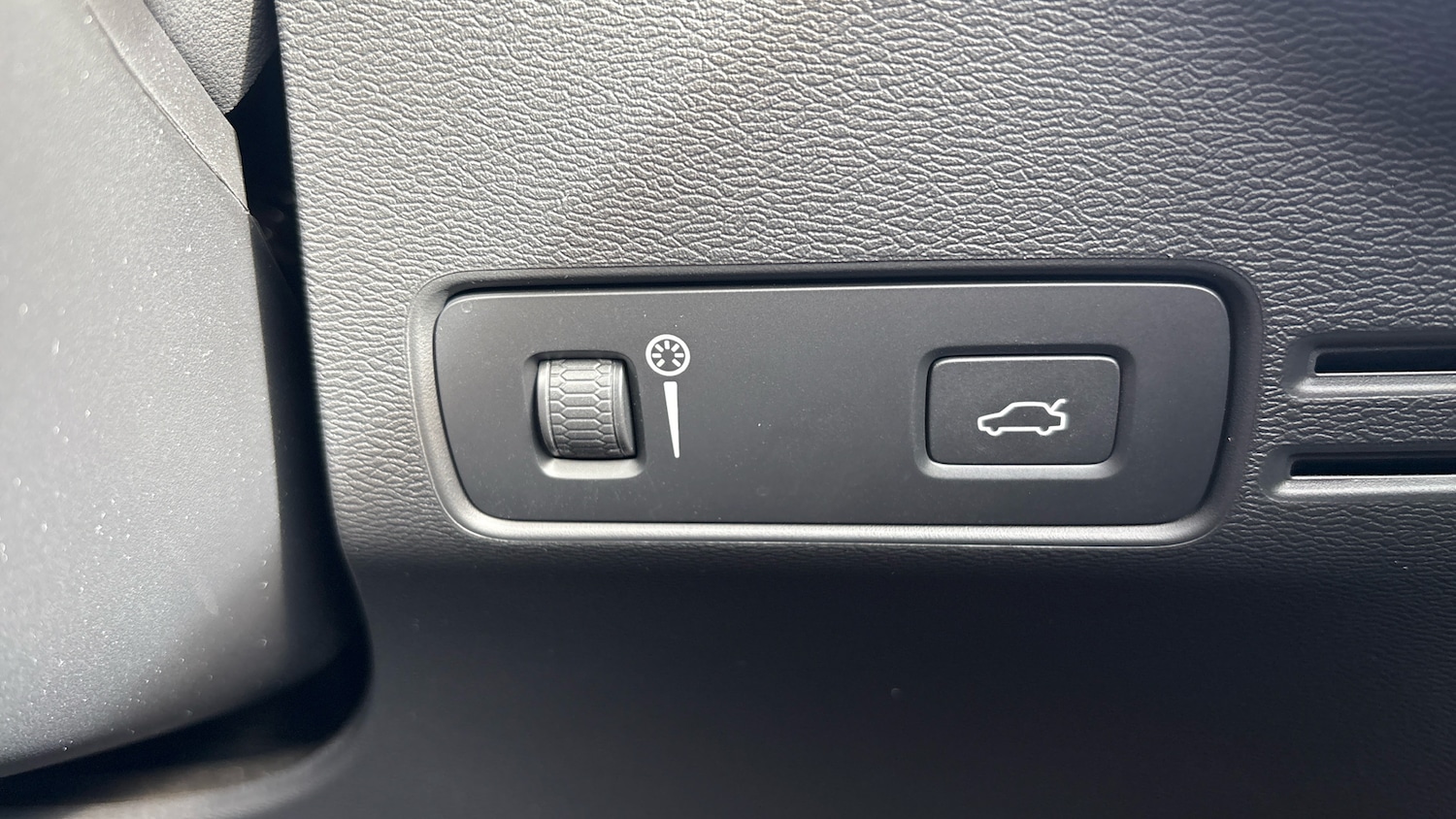 Used Volvo XC40 2022 for sale - 78084320: Photo 38