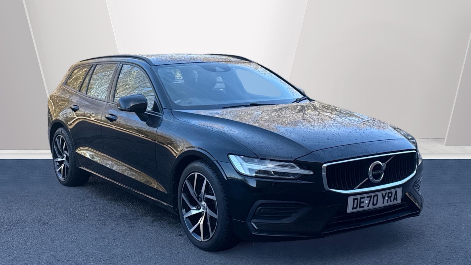 Used Volvo V60 2020 for sale - 76653227: Photo 1