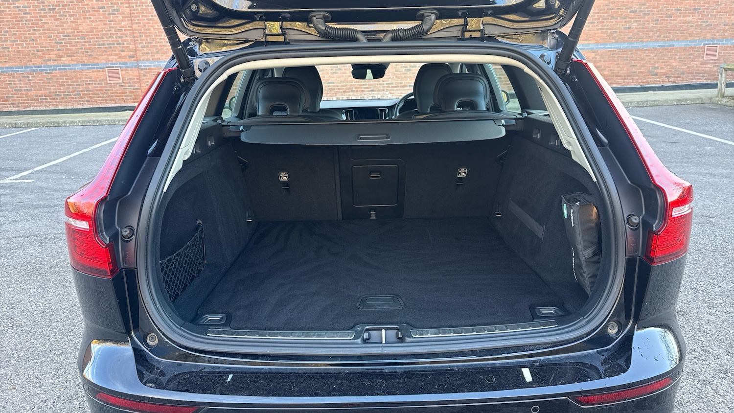 Used Volvo V60 2020 for sale - 76653227: Photo 13