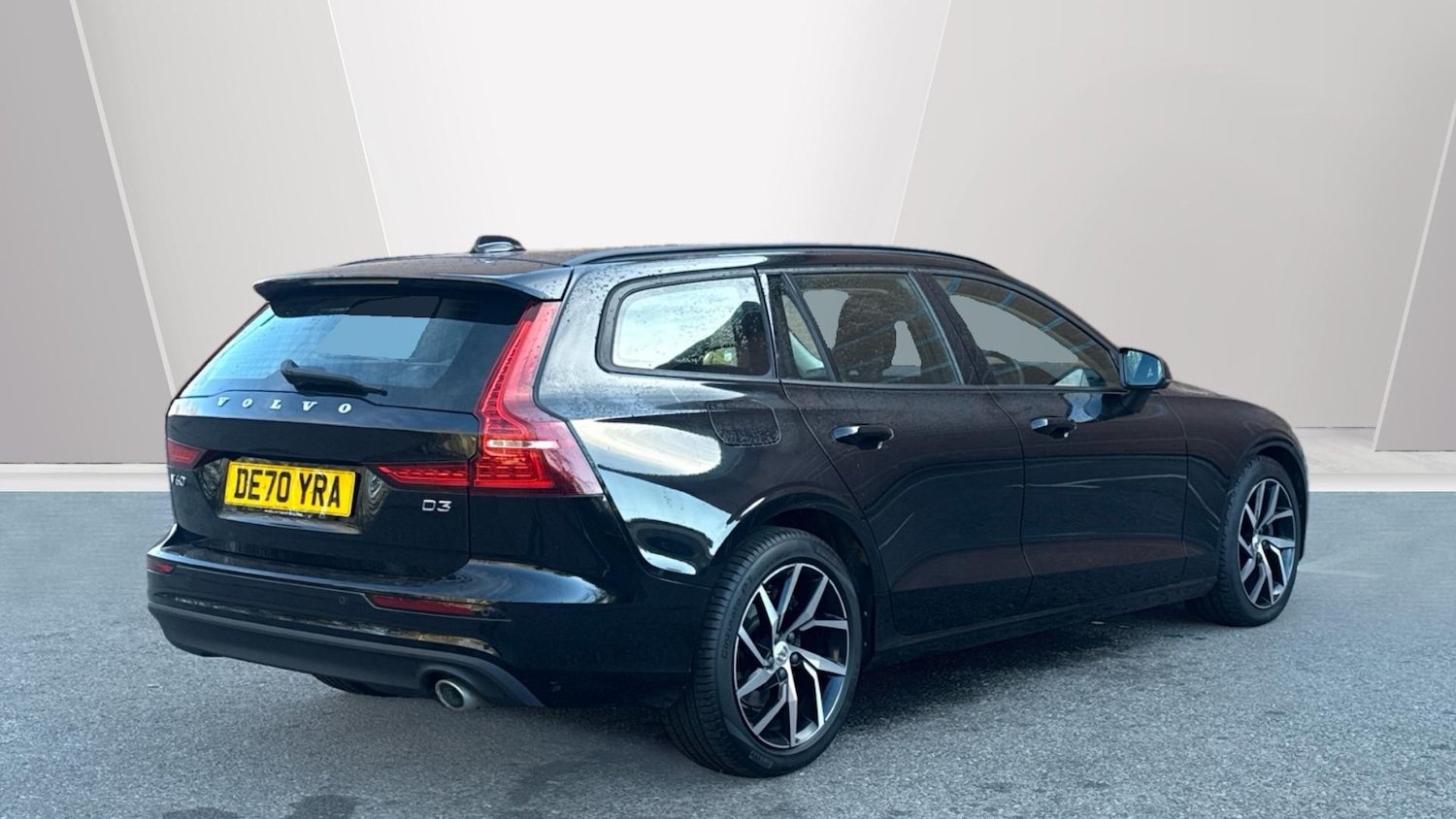 Used Volvo V60 2020 for sale - 76653227: Photo 2