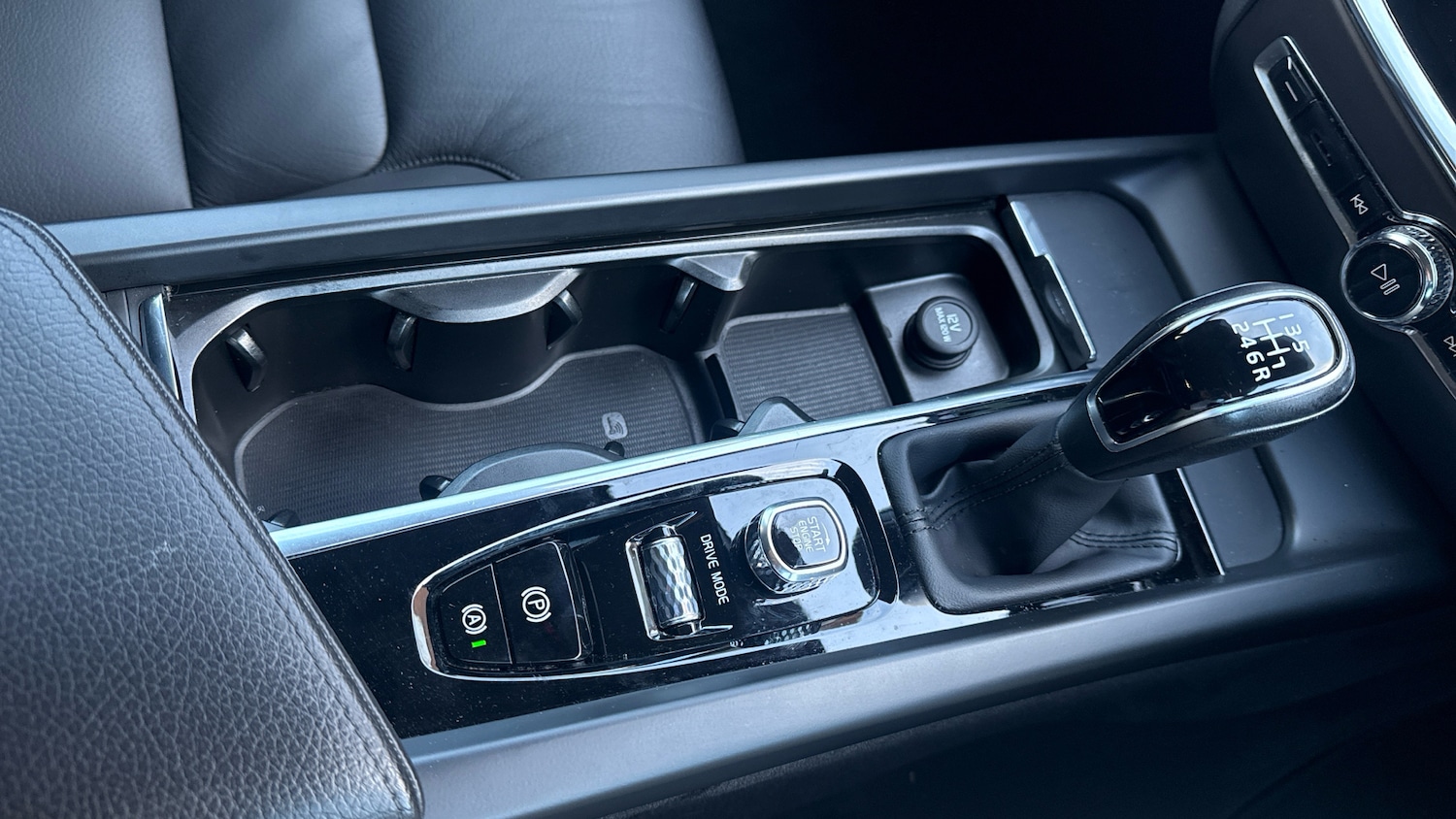 Used Volvo V60 2020 for sale - 76653227: Photo 31